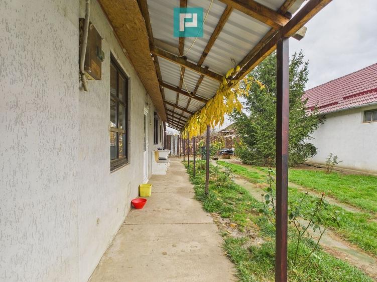 Casă individuală cu 4 camere cu Canalizare în Periferie