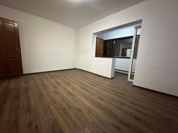 Garsonieră decomandată, mobilată în Aradului