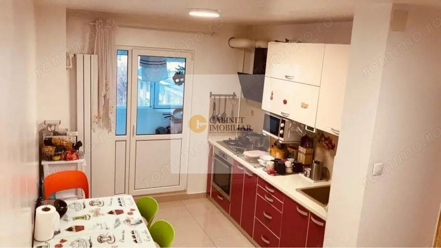 3 Camere - 68MP | Decomandat | 6/8 | Creditabil | M Crangasi la 8 min - 2