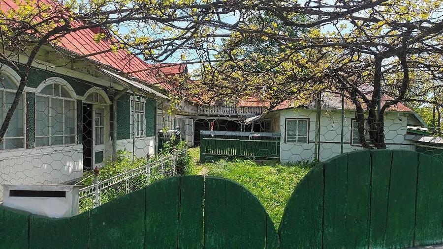 Casă cu 3 camere cu Teren 2700 Mp în Slobozia (Bara)
