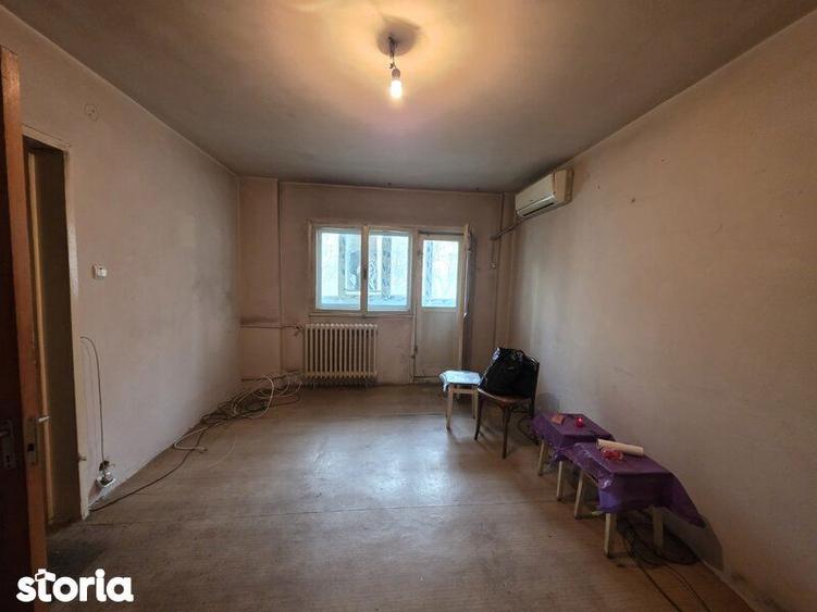 Apartament cu 3 camere semidecomandat în Obor