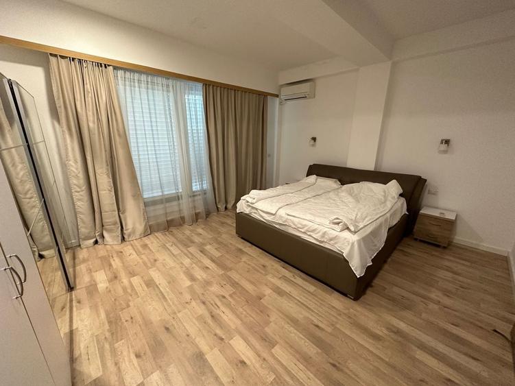 Apartament cu 3 camere decomandat, mobilat în Central