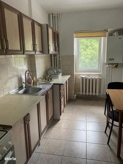Apartament cu 3 camere decomandat în Păcurari