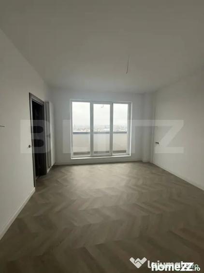 Apartament cu 3 camere decomandat în Micro 6