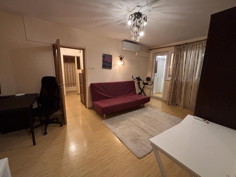 Apartament cu 2 camere semidecomandat, mobilat în Bucur Obor