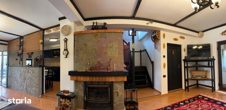 Casă cu 6 camere cu Teren 1593 Mp în Central
