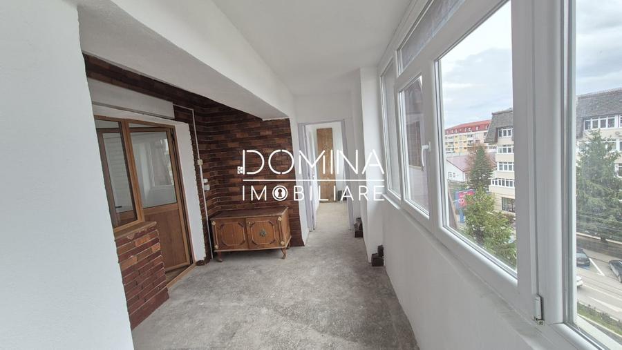 Apartament cu 3 camere decomandat în Central