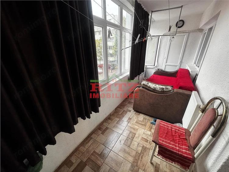 Apartament cu 3 camere decomandat în Bd. A.I.Cuza