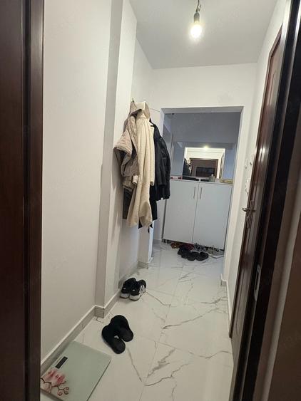 Apartament cu 3 camere semidecomandat în Șagului