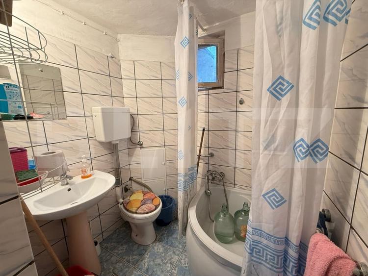 Casă individuală cu 5 camere cu Teren 2300 Mp în Exterior Vest
