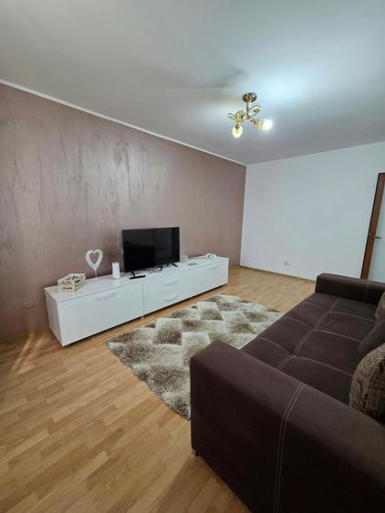 Apartament cu 2 camere decomandat în Școlilor
