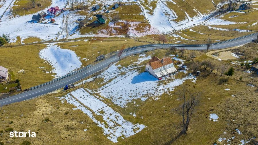Teren intravilan CU PRIVELISTE DE POVESTE- Fundata- Romania - 5