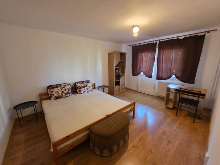 Apartament cu 2 camere decomandat în Nicolina