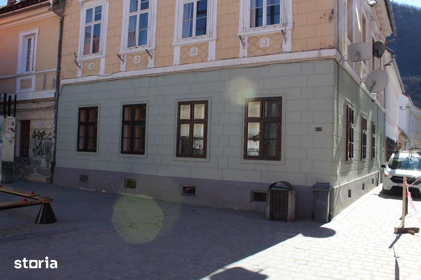 Apartament cu 4 camere în Centrul Istoric