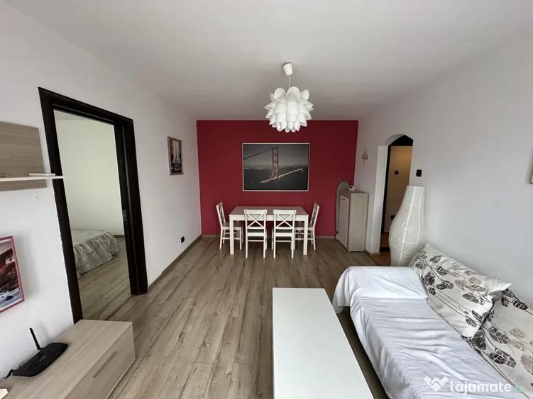 Apartament cu 2 camere semidecomandat în Podu Roș