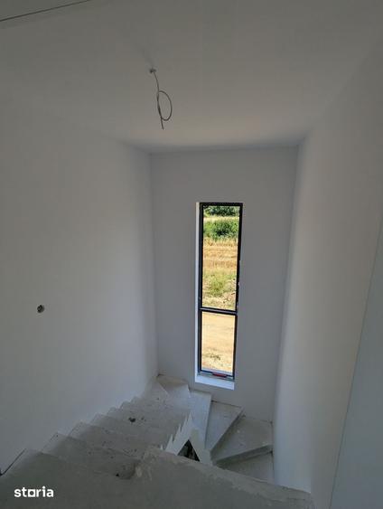 Casă cu 4 camere cu Teren 310 Mp în Cristian