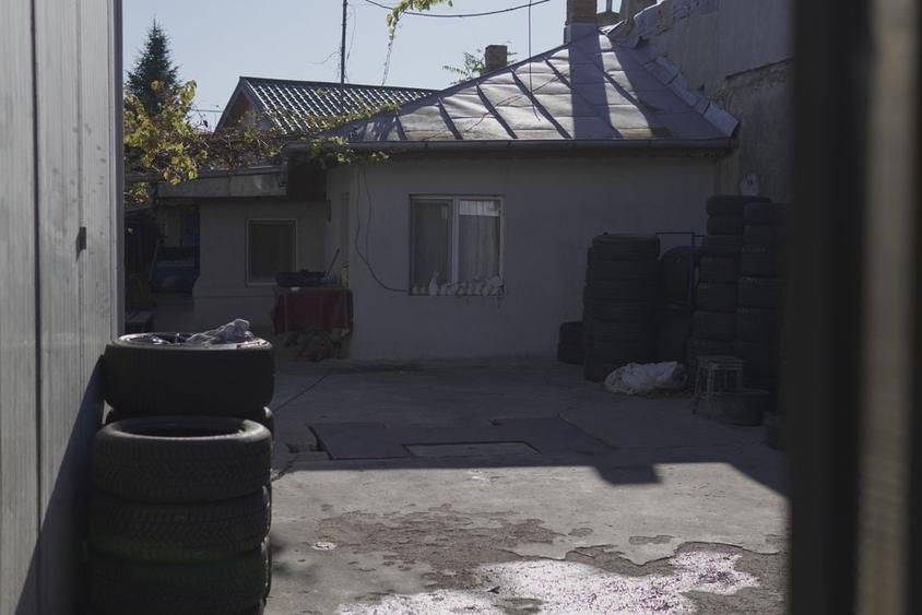 Casă cu 3 camere în Prelungirea Ghencea