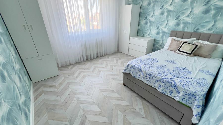 Apartament cu 3 camere decomandat în Central