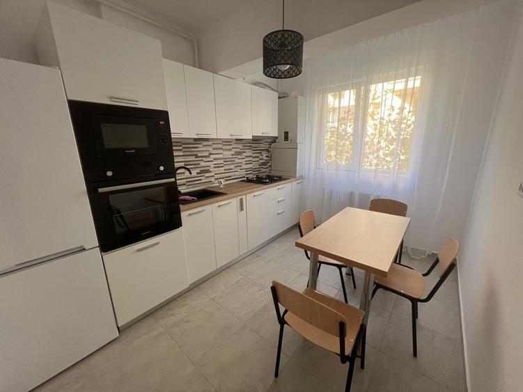Apartament cu 2 camere decomandat în Berceni