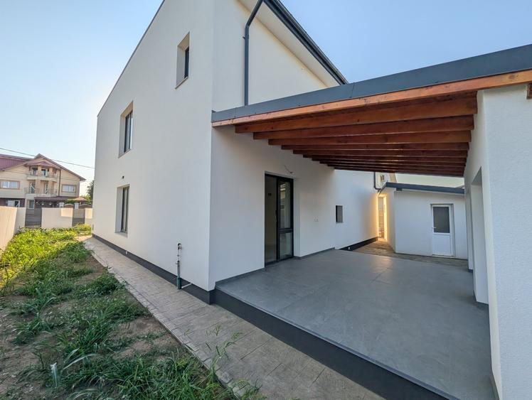 Casă individuală cu 5 camere cu Canalizare în Ștefăneștii de Jos
