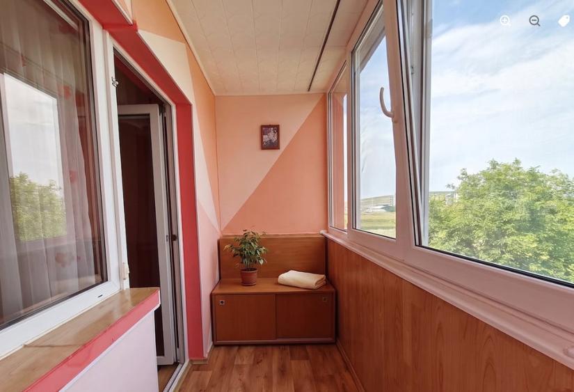 Apartament cu 3 camere decomandat în Triaj