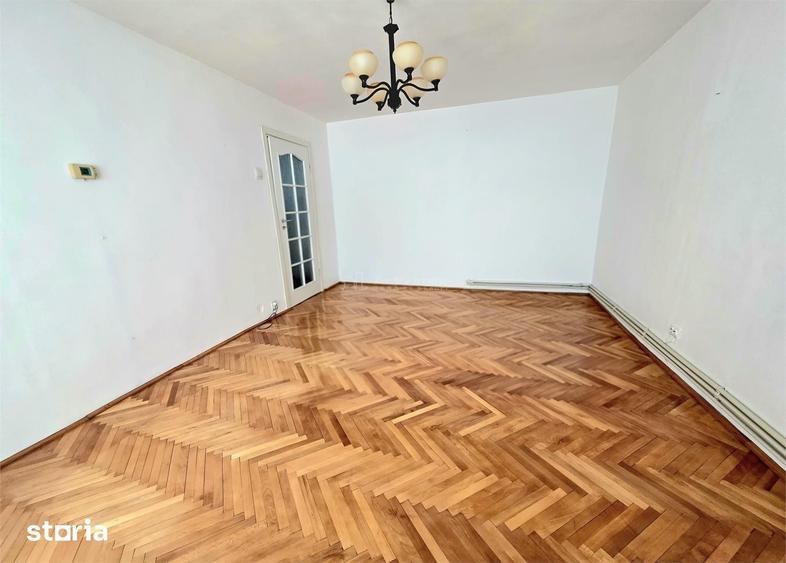 Apartament cu 4 camere decomandat în Dorobanți