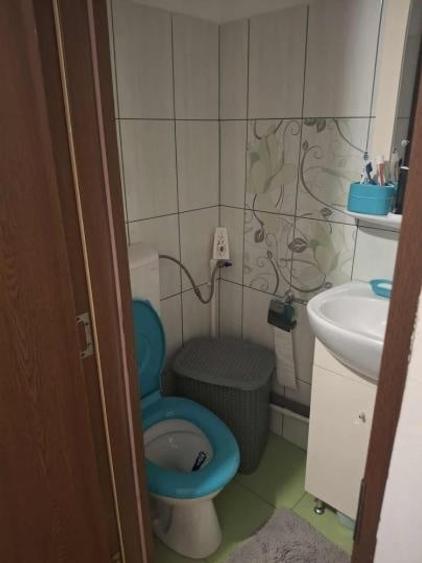 Apartament cu 3 camere decomandat, mobilat în Colentina