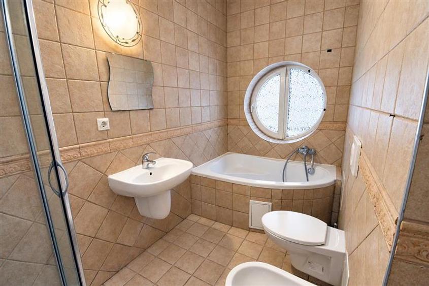 Apartament cu 2 camere decomandat în Avantgarden