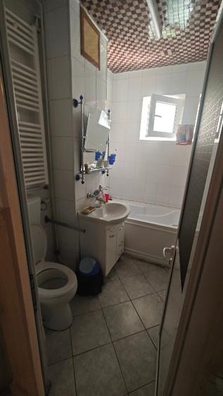 Apartament cu 4 camere decomandat în Malu Roșu