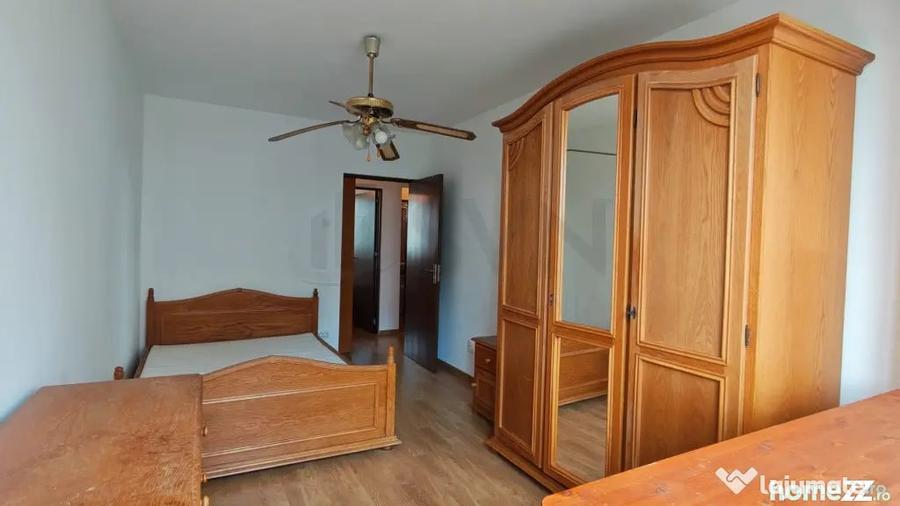 Apartament cu 3 camere semidecomandat în Timișoara