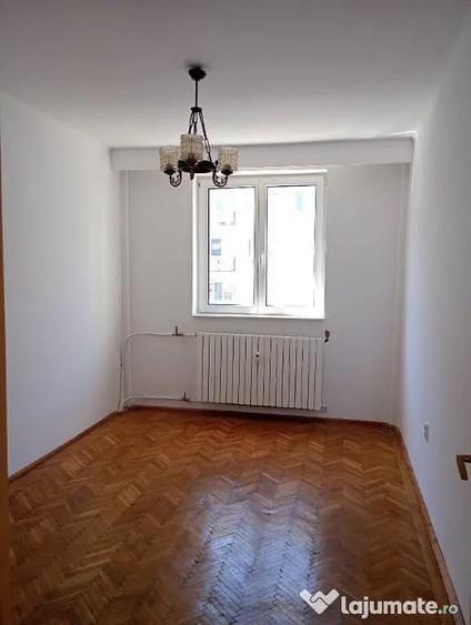 Apartament cu 4 camere decomandat în Ultracentral