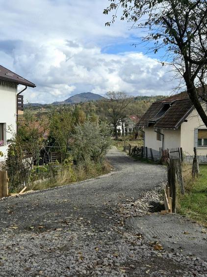 Casă cu Teren 845 Mp în Predeluț