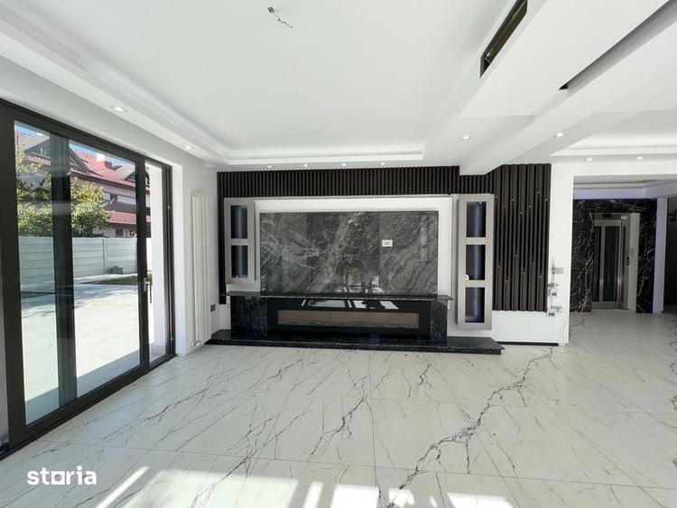 Casă cu 8 camere cu Teren 1030 Mp în Ciolpani