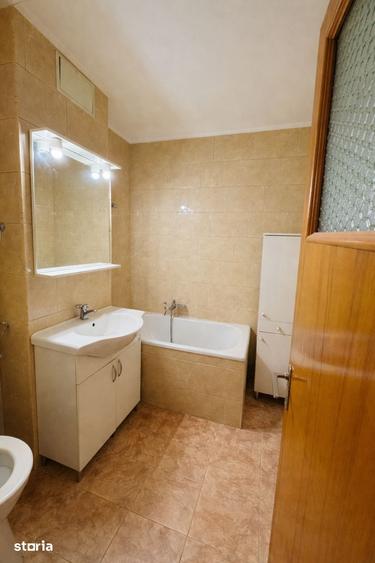 Apartament cu 3 camere semidecomandat în Malul Mureșului