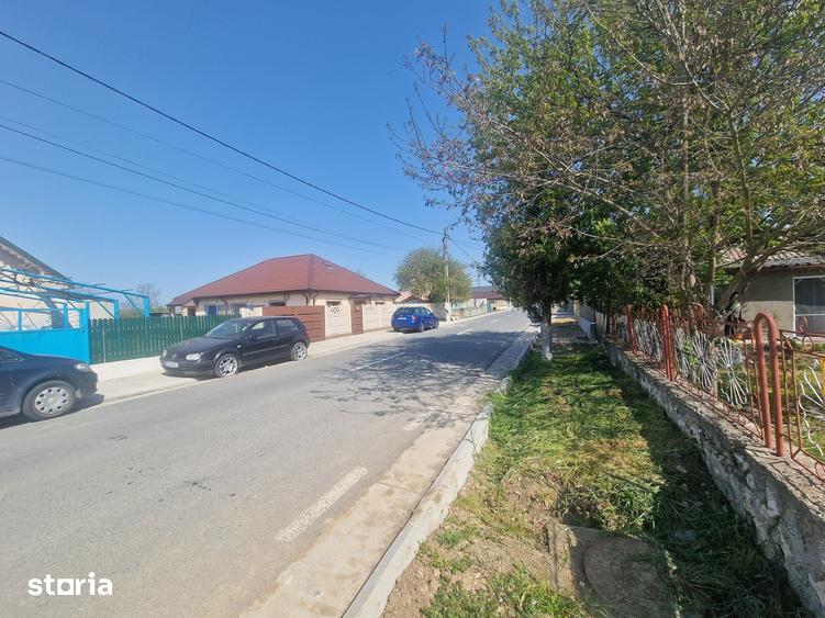 Teren de 858 mp, în Corbu
