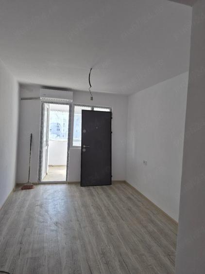 Apartament cu 3 camere semidecomandat în Ultracentral