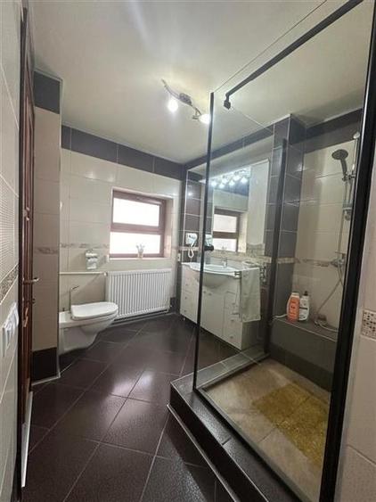 Casă individuală cu 4 camere cu Canalizare în Sânpetru