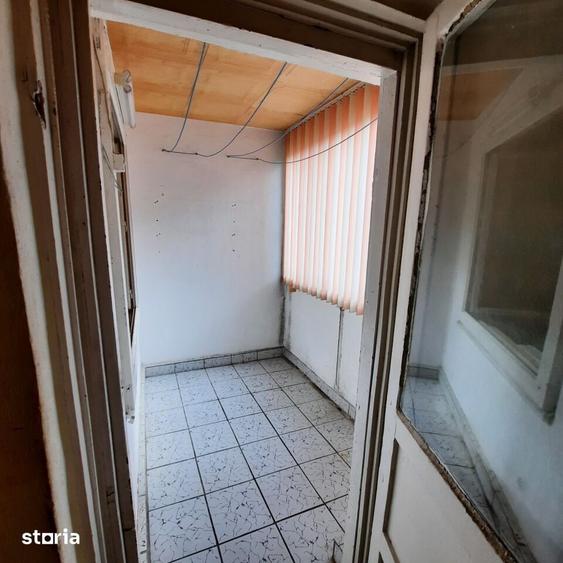 Apartament cu 4 camere în Berceni