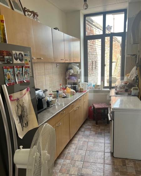 Apartament cu 3 camere semidecomandat, mobilat în Traian