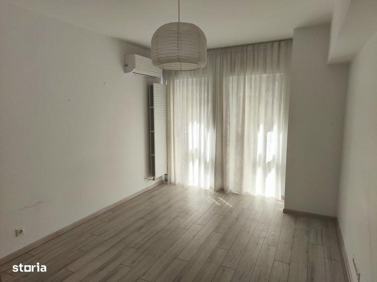 Apartament cu 4 camere în Drumul Taberei