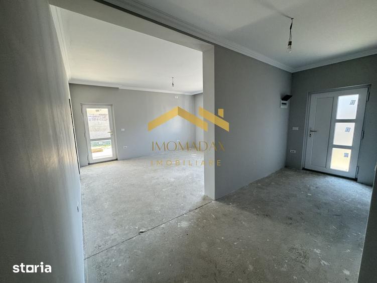 Casă cu 4 camere cu Teren 400 Mp în Sânmihaiu Român