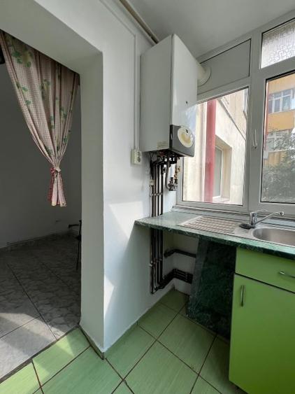 Apartament cu 3 camere decomandat în Micro 3