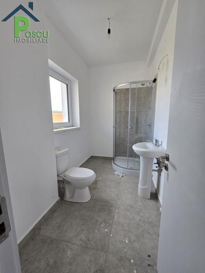 Casă cu 3 camere cu Canalizare în Central
