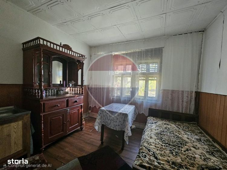 Casă cu 4 camere în Ficătar