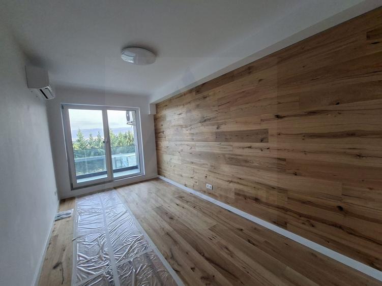 Apartament cu 3 camere decomandat în Cristian