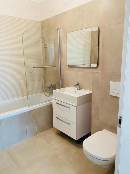 Apartament cu 3 camere semidecomandat în Tunari