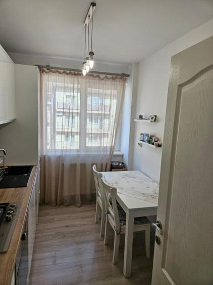 Apartament cu 2 camere decomandat în Ipotești