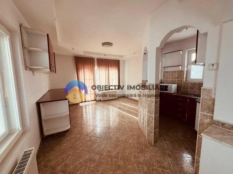 Casă cu 6 camere cu Teren 3683 Mp în Agapia