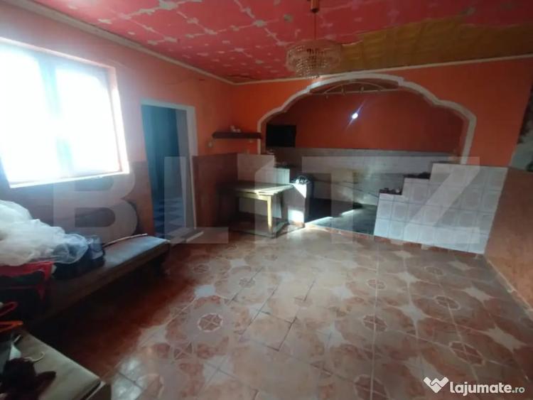 Casă cu 5 camere cu Teren 1000 Mp în Central