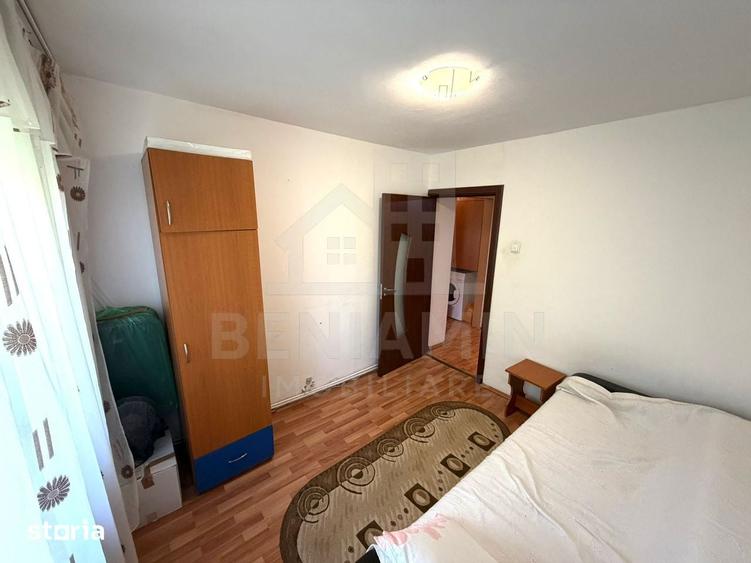 Apartament cu 3 camere decomandat în Craiovița Nouă